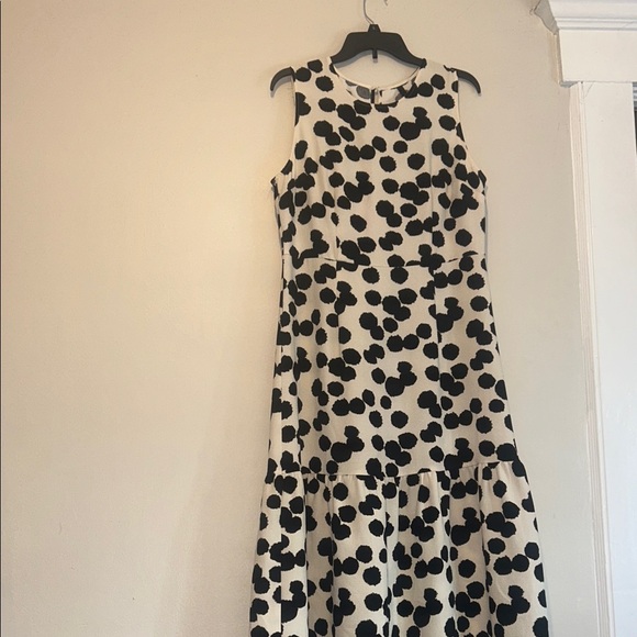 Dresses & Skirts - Chic Black and White Polka Dot Midi Dress